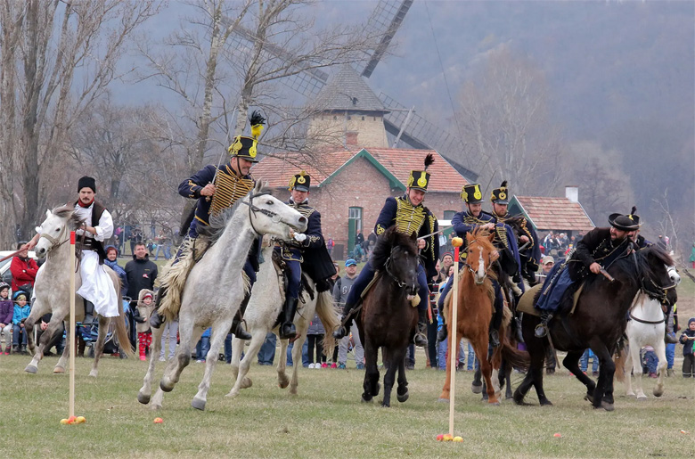 szentendre huszaros